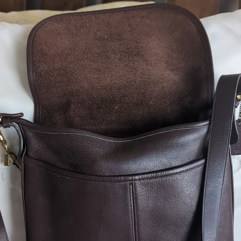 Vintage Coach Whitney Mahogany 🤎 Leather Large Crossbody With Gold Charm Chain